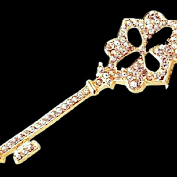 Beautiful Sparkly White Crystal Rhinestone KEY Pendant 24"-26" Goldtone Necklace - Picture 8 of 8